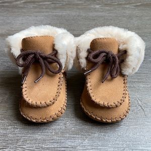 UGG infant booties size 0/1 for 0-6months